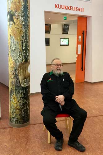 Hannu Hautala toivotti meidät tervetulleiksi ja kertoi hieman urallaan sattuneista hauskoistakin tapauksista.